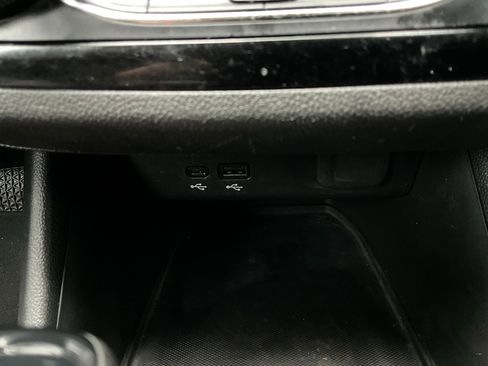 Used 2025 Buick Envista Sport Touring image 24