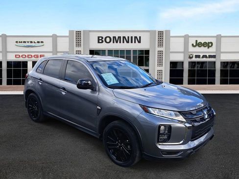 Used 2022 Mitsubishi Outlander Sport SE image 2