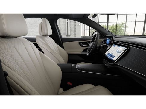 New 2026 Mercedes-Benz E 350 4MATIC Sedan image 4