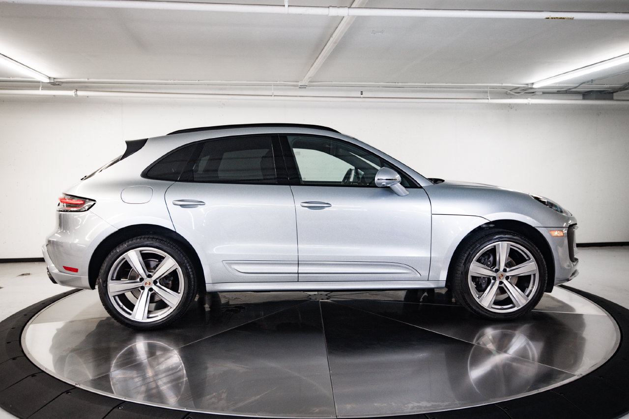 Certified 2026 Porsche Macan AWD/4WD image 8