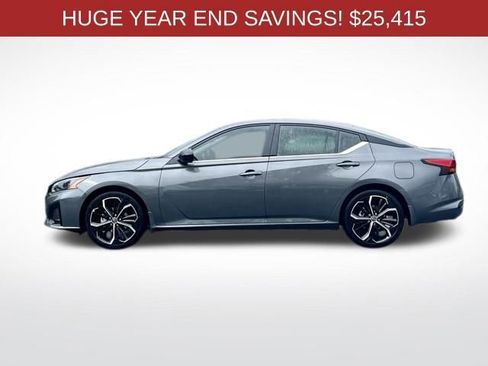 New 2025 Nissan Altima 2.5 SR w/ SR Premium Package image 9