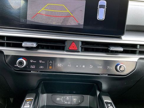 Used 2024 Kia Sorento S image 18