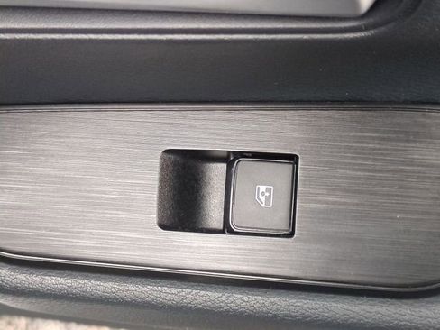 Used 2025 Nissan Kicks SV image 30