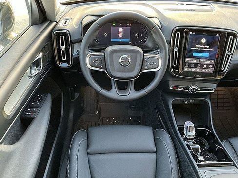 New 2026 Volvo XC40 B5 Ultra w/ Climate Package AWD/4WD image 5