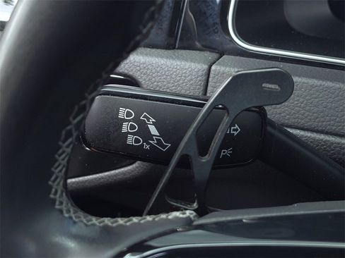 Used 2019 Volkswagen Golf R 4-Door image 25