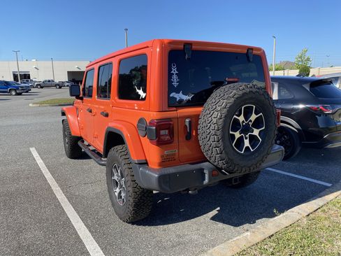 Used 2020 Jeep Wrangler Unlimited Sahara AWD/4WD image 10