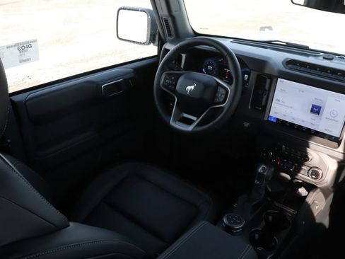 New 2025 Ford Bronco Badlands image 11