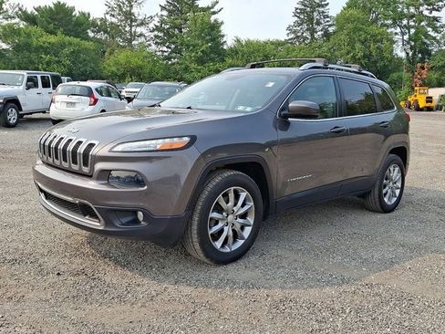 Certified 2018 Jeep Cherokee Limited AWD/4WD image 3