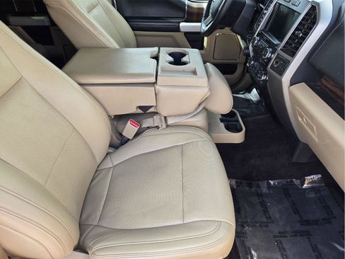 Used 2017 Ford F150 Lariat RWD image 11