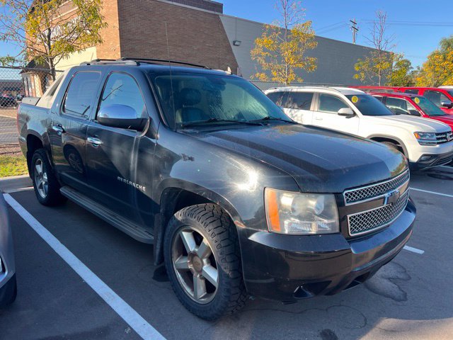 Used 2011 Chevrolet Avalanche LS w/ Regional Value Package AWD/4WD image 3