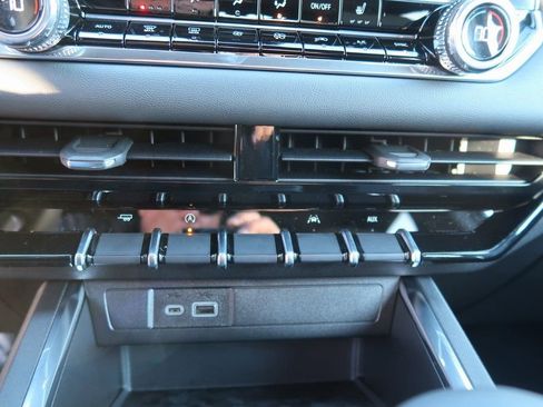 New 2026 GMC Canyon Elevation w/ Convenience Package image 16