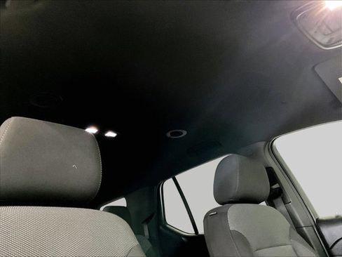 Used 2023 Chevrolet Traverse LT FWD image 17