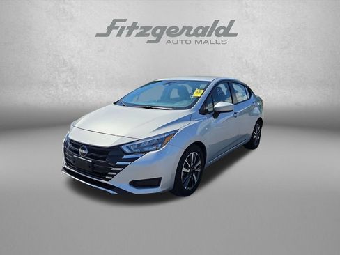 Used 2025 Nissan Versa SV FWD image 3