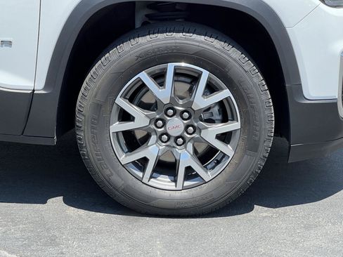Used 2023 GMC Acadia SLE AWD/4WD image 16