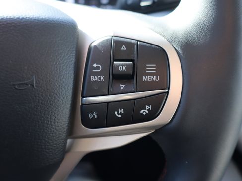 Used 2025 Ford Explorer Active w/ Active Comfort Package image 18