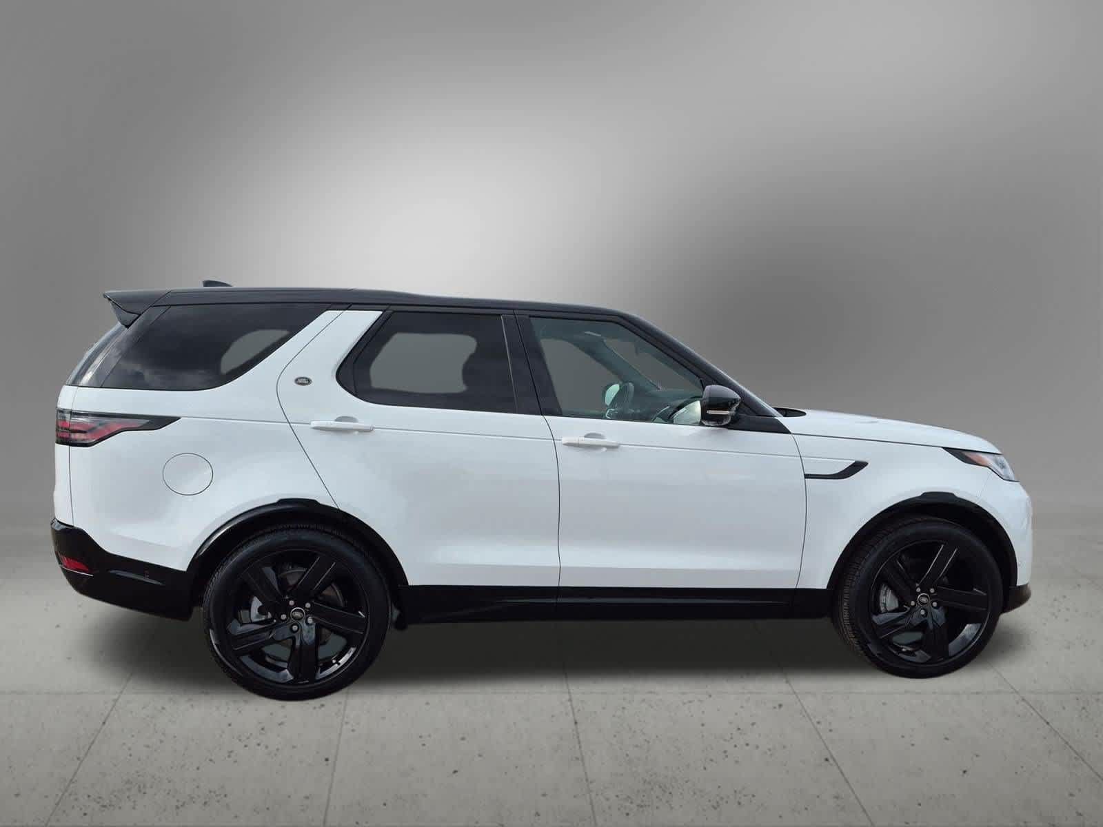 Certified 2025 Land Rover Discovery Dynamic SE AWD/4WD image 7