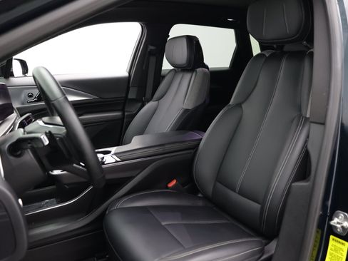 Used 2024 Cadillac Lyriq Tech RWD image 16