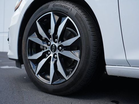 Used 2020 Chevrolet Malibu RS FWD image 32