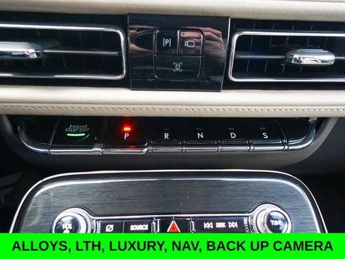 Used 2023 Lincoln Nautilus FWD w/ Premium Package image 26