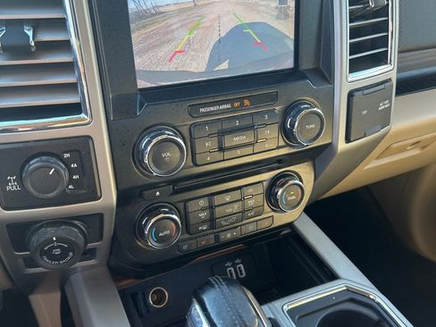 Used 2016 Ford F150 Lariat image 12