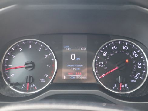 Used 2019 Toyota RAV4 LE image 17