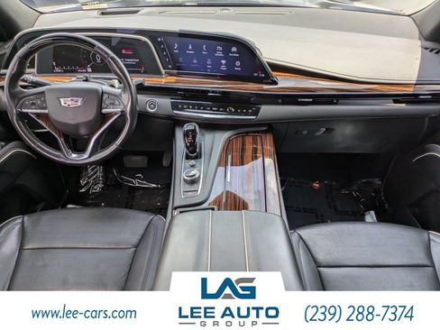 Used 2022 Cadillac Escalade ESV Premium Luxury RWD image 12