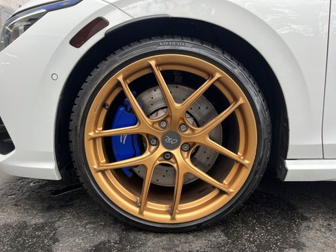 Used 2024 Volkswagen Golf R image 10