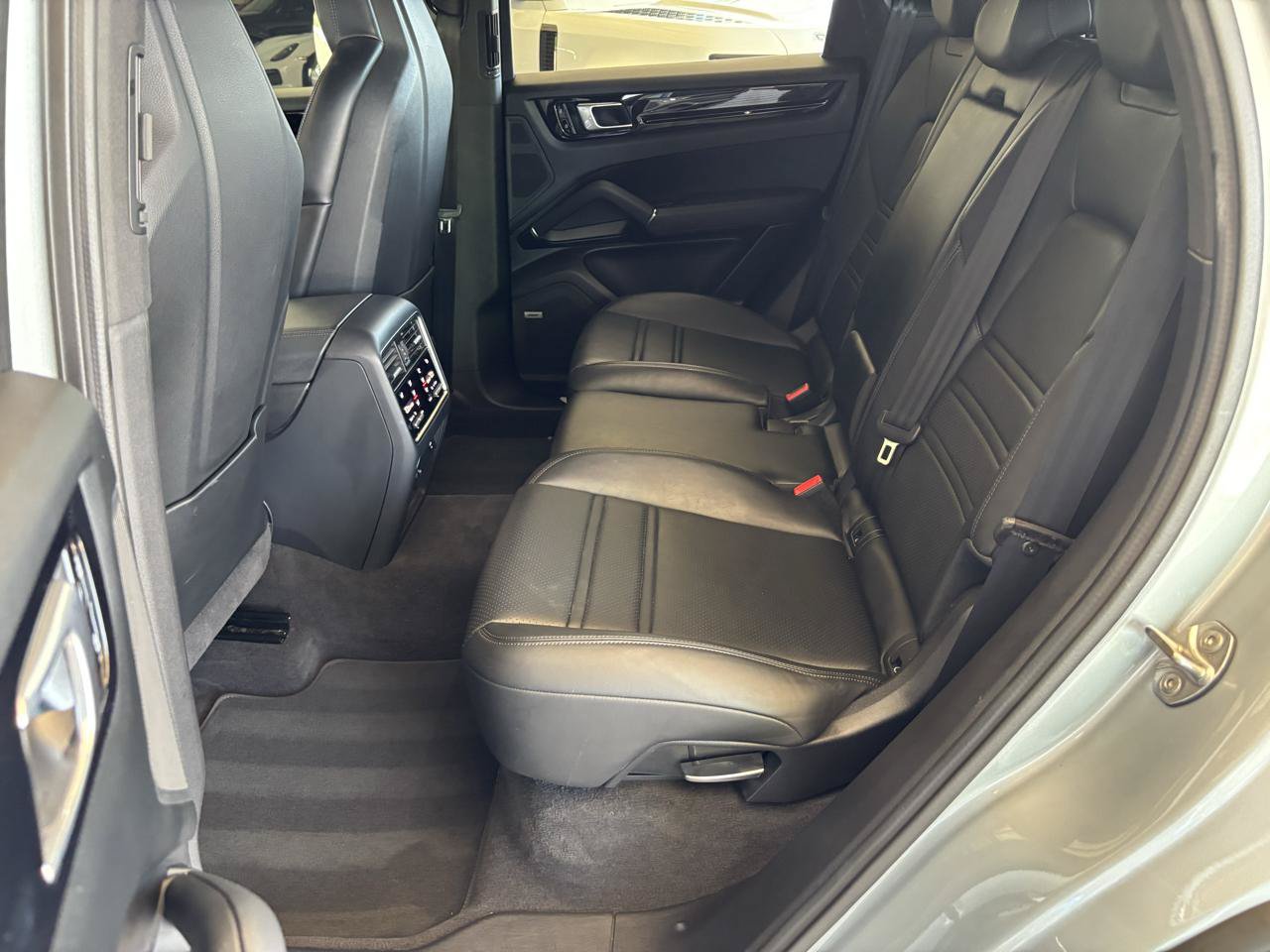 Used 2021 Porsche Cayenne S AWD/4WD image 30