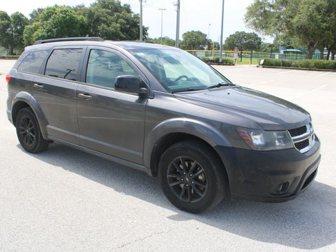 Used 2019 Dodge Journey SE w/ Connectivity Group FWD image 20