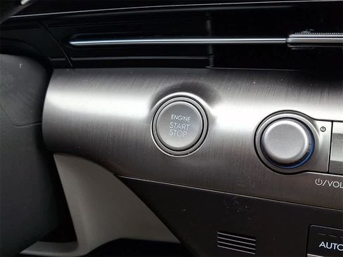 Used 2024 Hyundai Kona SEL image 21