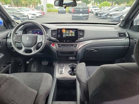 Used 2022 Honda Pilot Sport image 2