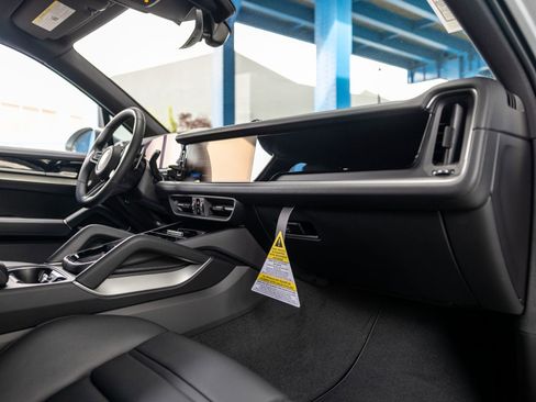 New 2026 Porsche Cayenne image 31