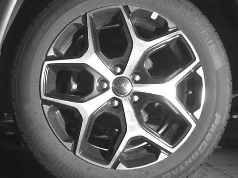 Used 2025 Jeep Compass Limited image 14