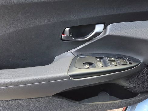 Used 2021 Hyundai Veloster N image 8