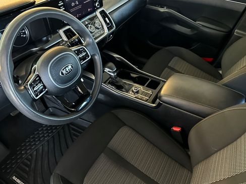 Used 2021 Kia Sorento LX AWD/4WD image 10