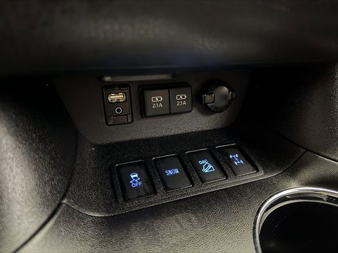 Used 2019 Toyota Highlander Limited image 25