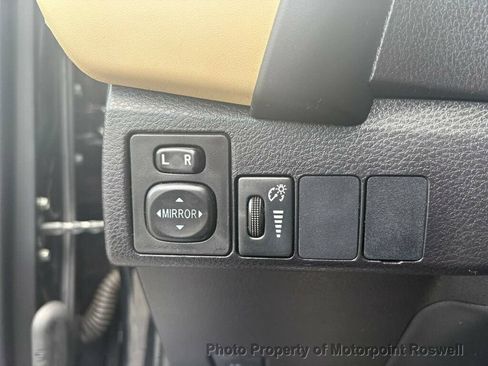 Used 2018 Toyota Corolla LE FWD image 20