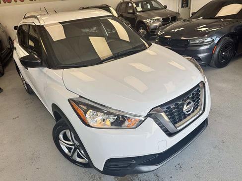 Used 2019 Nissan Kicks S w/ Interior Electronics Package image 7