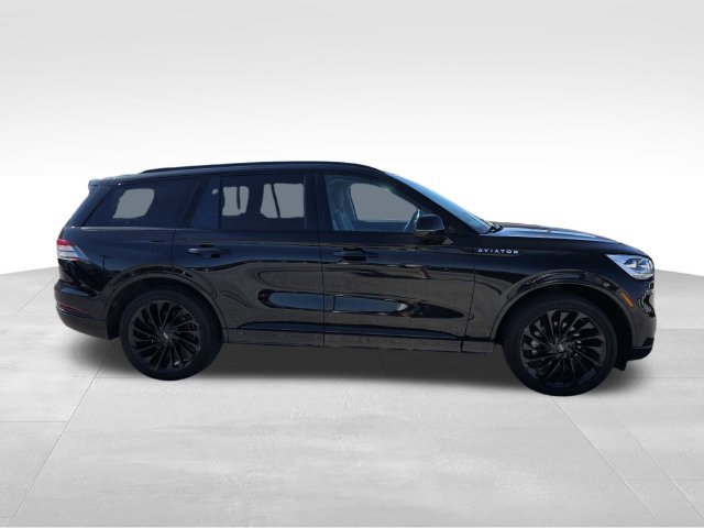 Certified 2024 Lincoln Aviator Reserve w/ Equipment Group 201A AWD/4WD image 2