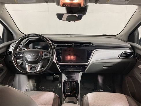 Used 2023 Chevrolet Bolt EUV Premier w/ Sun & Sound Package image 21