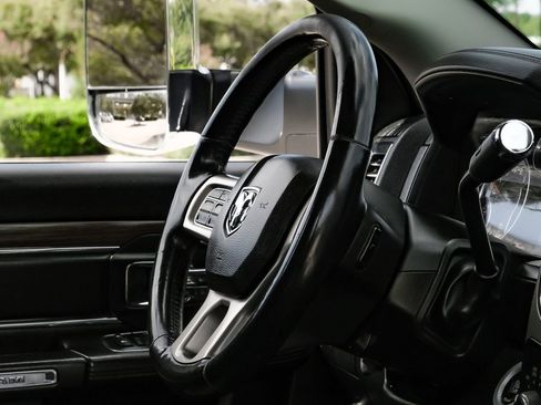 Used 2016 RAM 3500 Laramie image 18