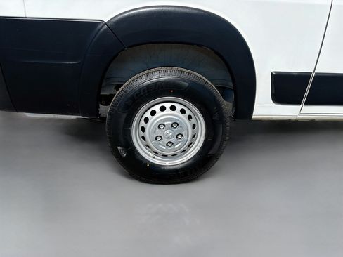 Used 2025 RAM ProMaster 2500 w/ Convenience Group FWD image 30
