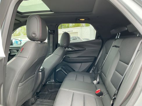 Certified 2023 Chevrolet TrailBlazer RS w/ Sun and Liftgate Package AWD/4WD image 10