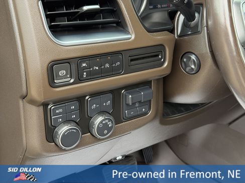 Certified 2021 Chevrolet Suburban LT w/ Luxury Package AWD/4WD image 14