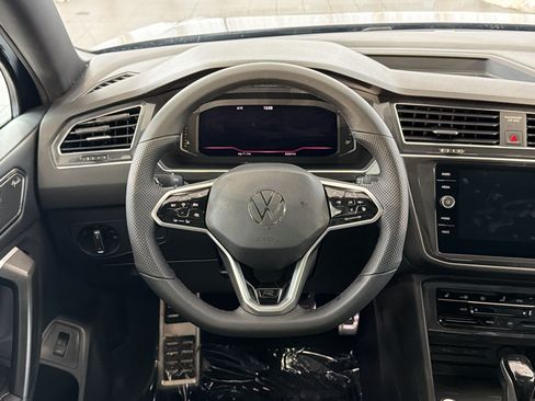 Used 2022 Volkswagen Tiguan SEL R-Line AWD/4WD image 11