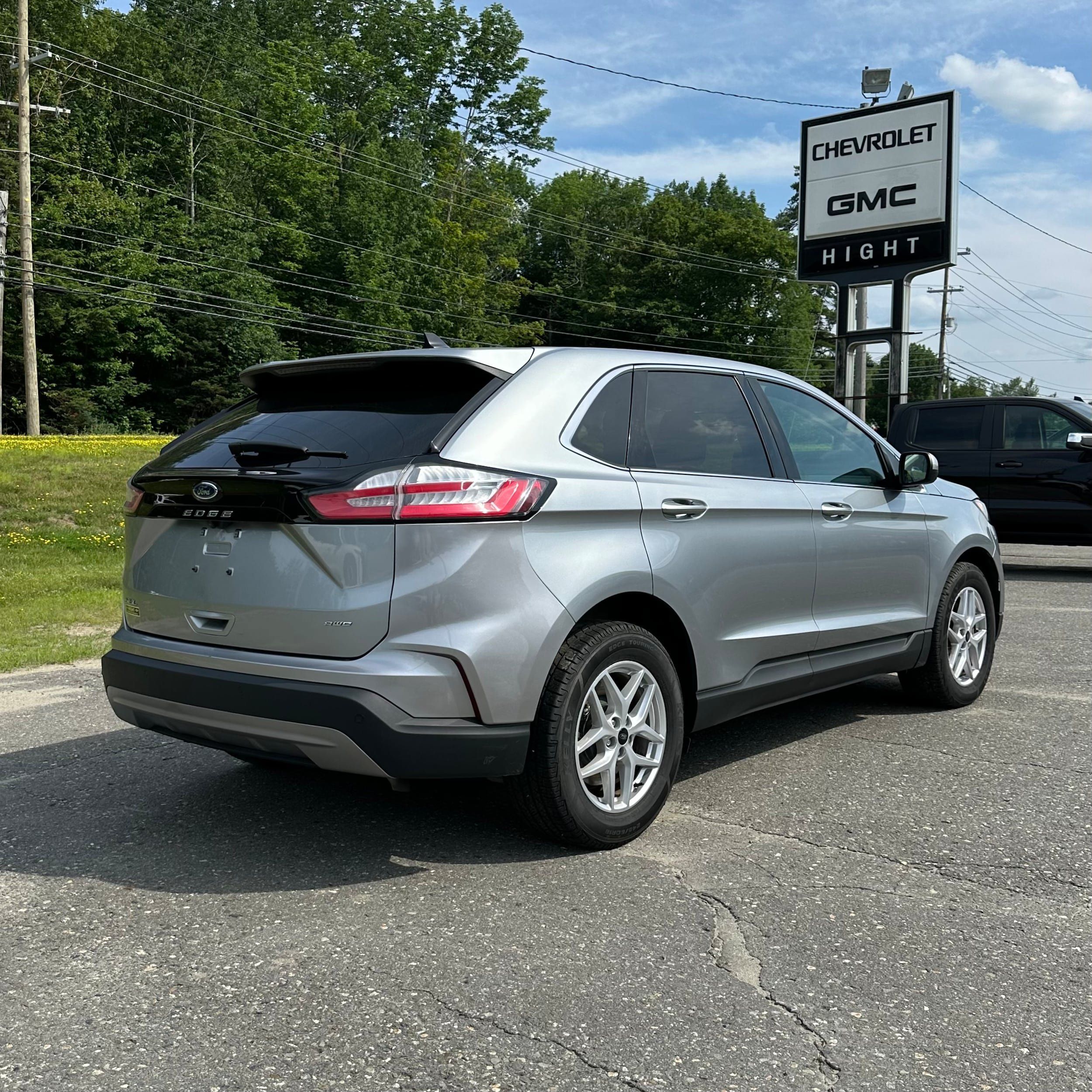 Used 2024 Ford Edge SEL AWD/4WD image 3
