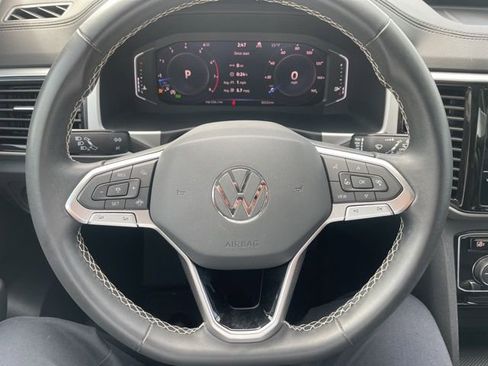 Used 2023 Volkswagen Atlas SE w/ Panoramic Sunroof Package image 16