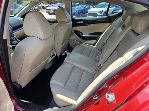 Used 2023 Nissan Maxima Platinum w/ Sport Mat Group FWD image 10