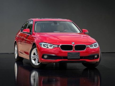 Used 2018 BMW 320i Sedan w/ Convenience Package RWD image 1