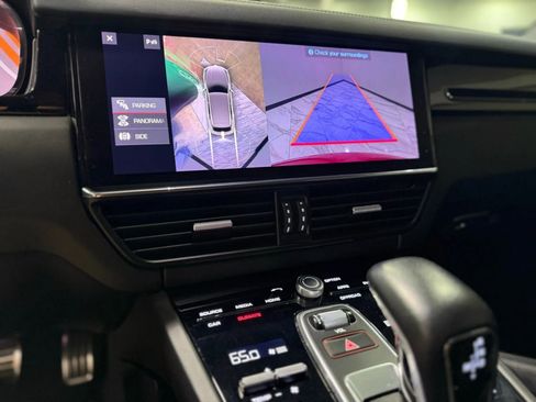 Used 2021 Porsche Cayenne S image 29